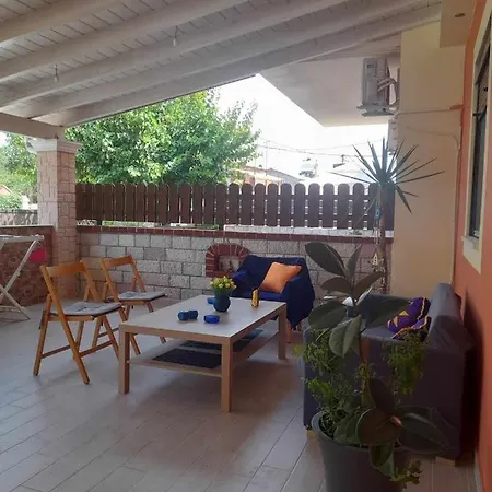 Apricot Garden Holiday home *
